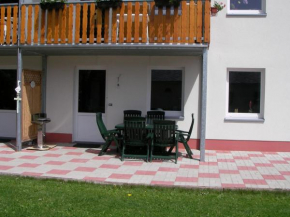  Modern holiday home in Burg Reuland with terrace  Бург-Ройланд